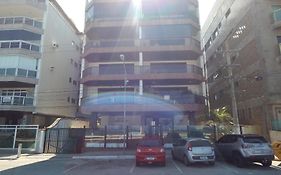 Lindo e bem localizado 3 quartos de frente para o Mar - CF06